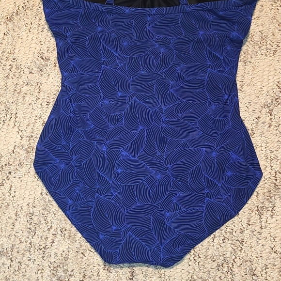 LL Bean Ruched Floral One Piece - Picture 5 of 8